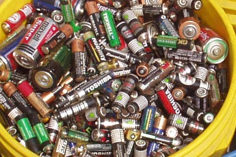 青海高价钴酸锂电池回收-上门回收报废电池-铁锂电池回收